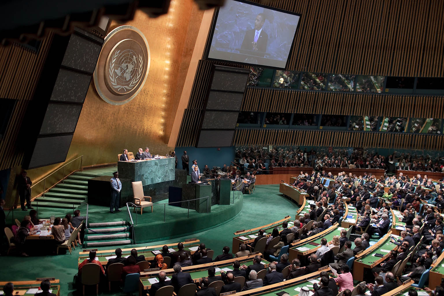 Укрепление оон. Зал заседаний ООН Нью Йорк. Генеральная Ассамблея ООН Нью-Йорк. Зал Генеральной Ассамблеи ООН. Генеральная Ассамблея ООН 1959.
